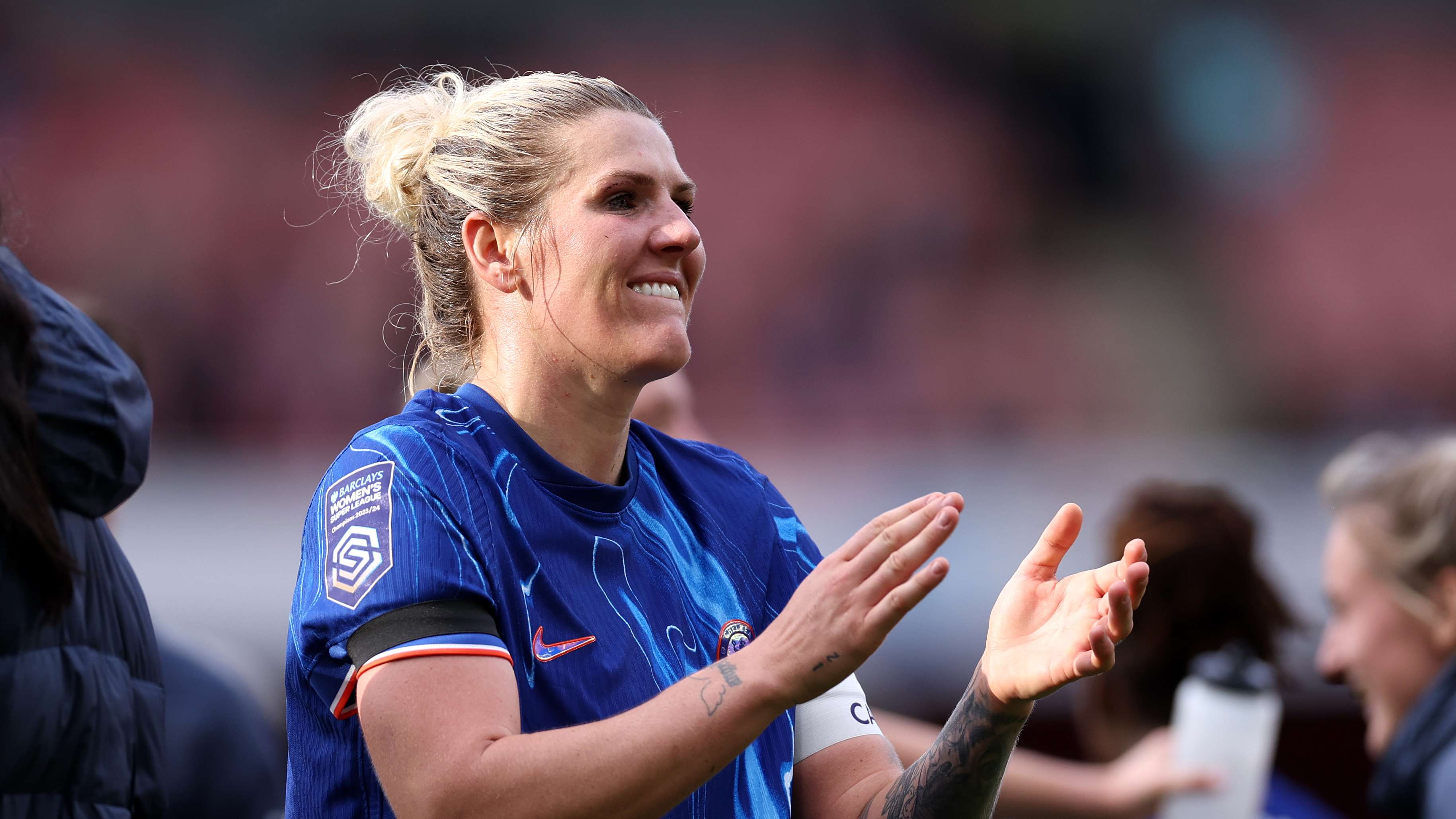 阿曼足協主席現場觀戰與國足的比賽 球隊士氣受到巨大鼓舞.